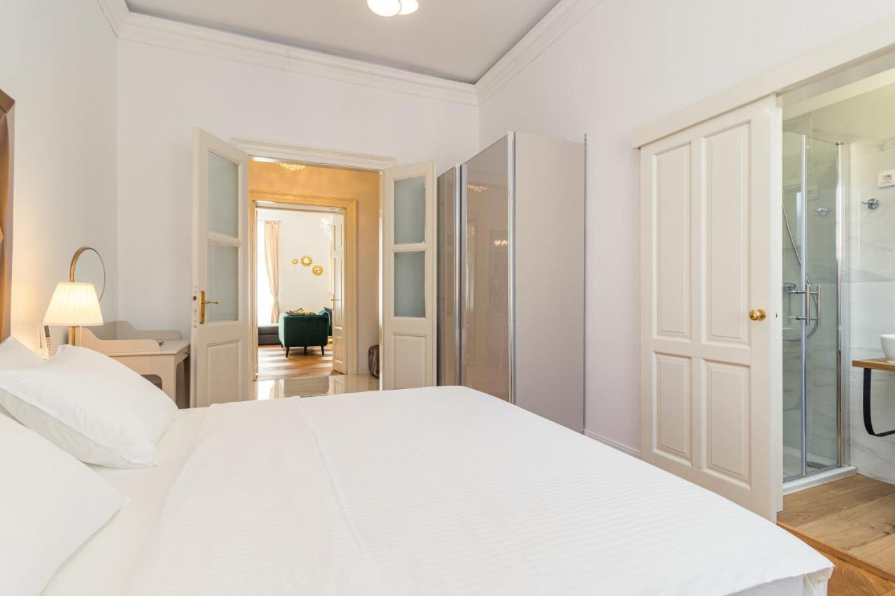 Apartment Augier - Elegant & Spacious - City Centre Pula Dış mekan fotoğraf